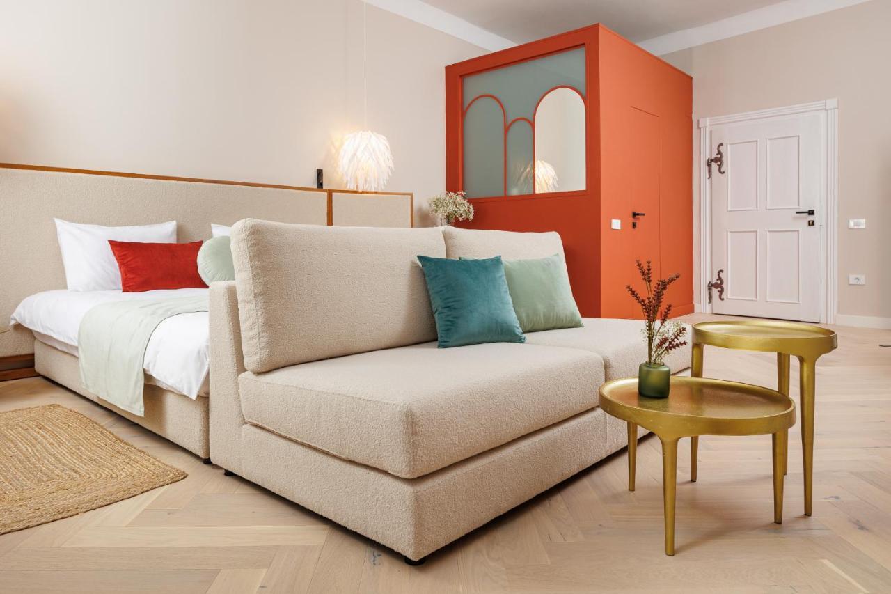 Aries' Collection Luxury Suites Брашов Екстер'єр фото